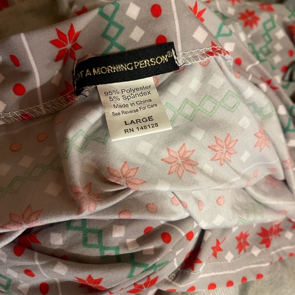 Festive Gray and Red Women's Sleepwear Set - Picture 12 of 12